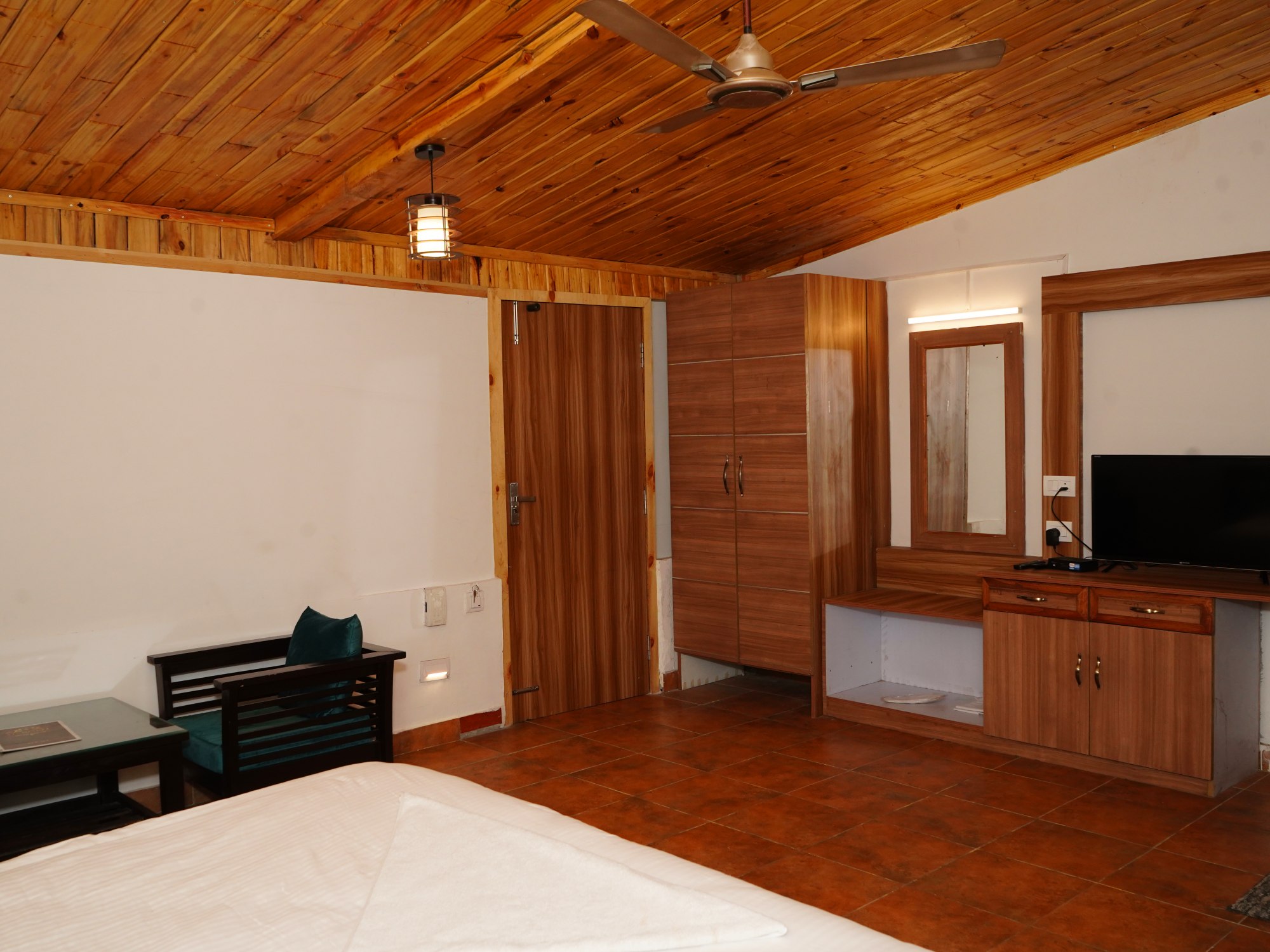 Lake Facing Rooms In Nainital